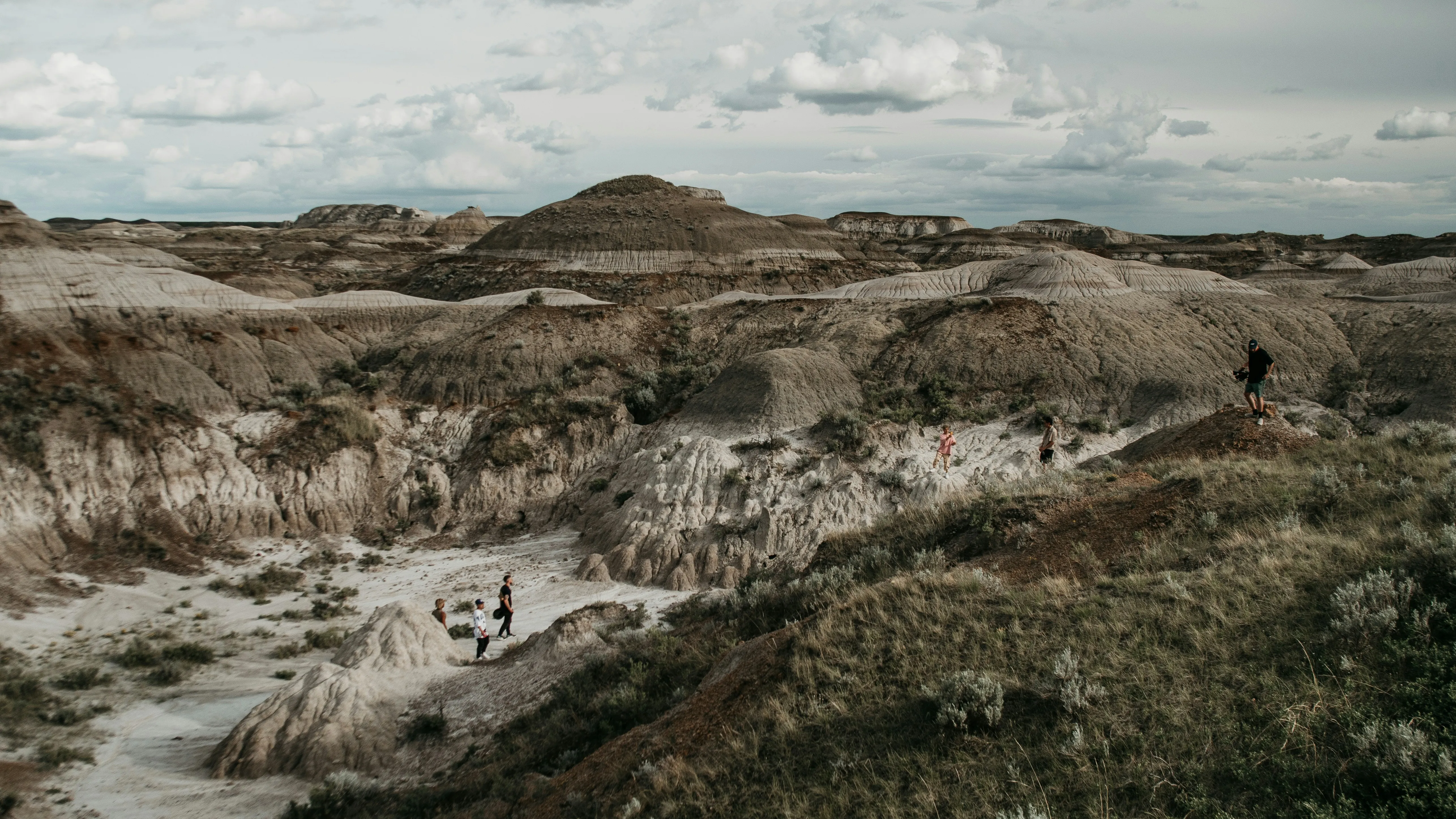 Visitor exploring the Drumheller badlands without a car.